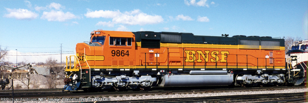 BNSF SD70MAC 9864